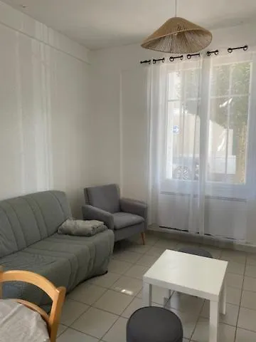 Maison 300 M De La *